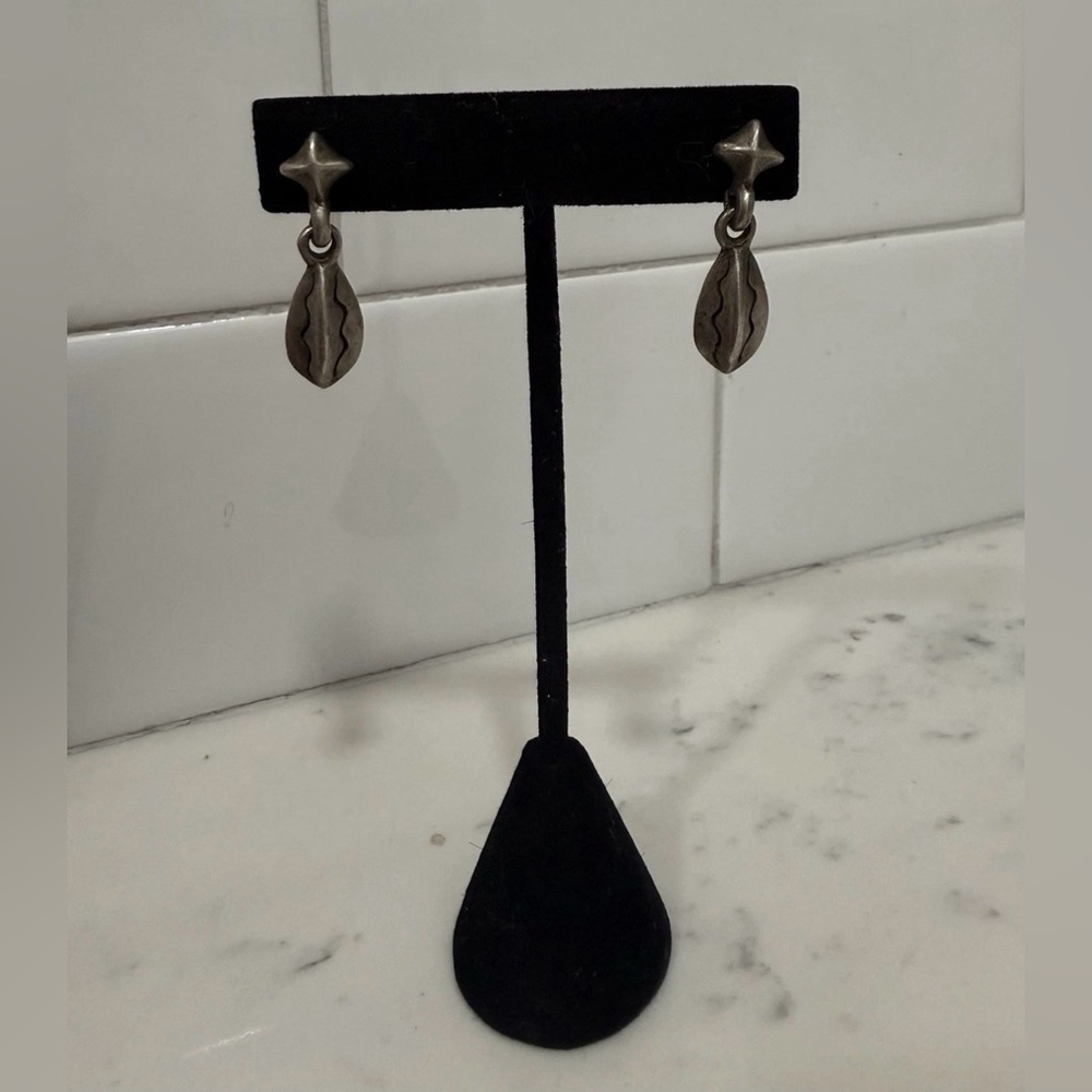 Lisa Jenks Looking Sterling Silver
Dangle Earrings